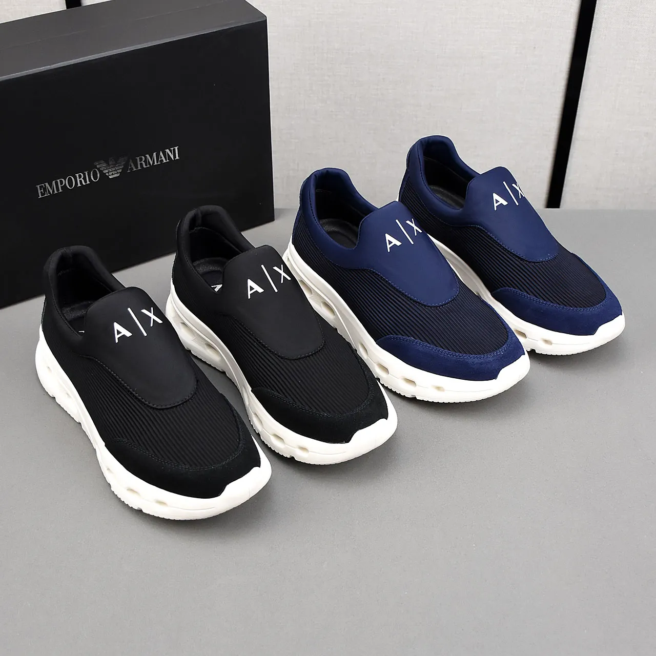 PP420🍒🍒🍒Armani's new 🆕low-top casual sneakers are made of breathable mesh and have brand signature details on the shoe collar to enhance style. Fashionable and versatile, it can complement any look. With a sophisticated design that is both dynamic and modern, this new must-have shoe adds a new dimension to Dior's legacy, displaying modern elegance. Men's shoes 38-44 45🉑️customized